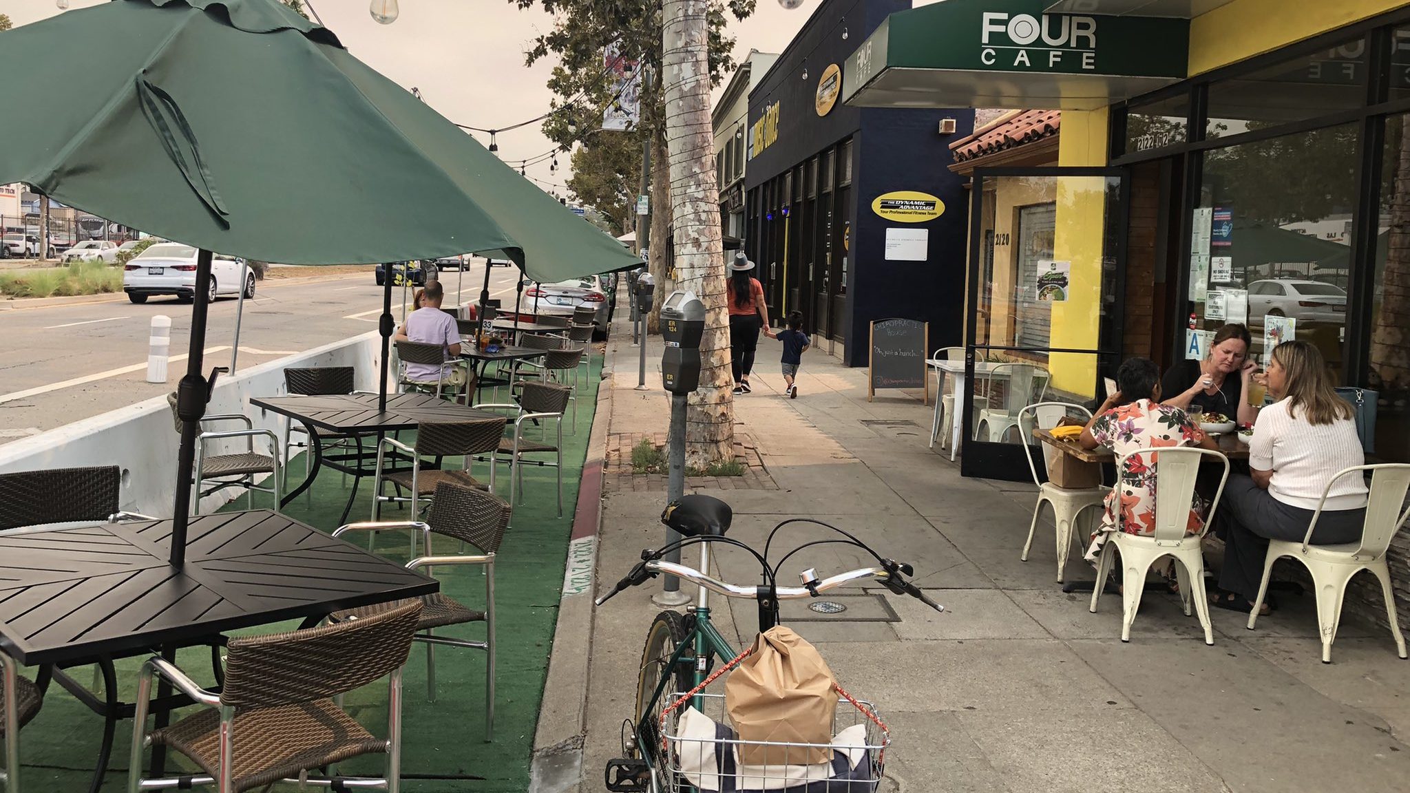 photo of street and curbside dining in Los Angeles, 2022